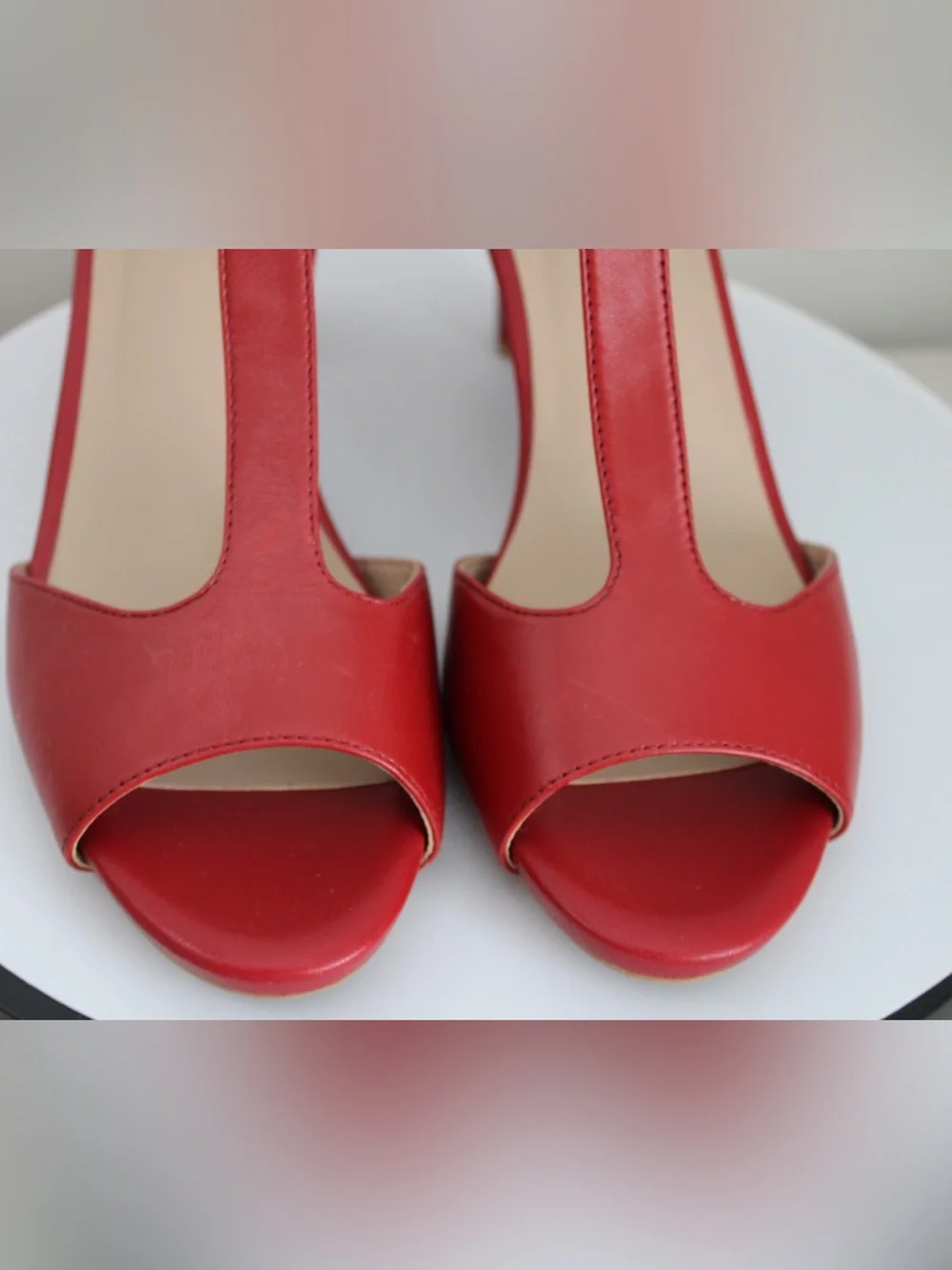 sleek red